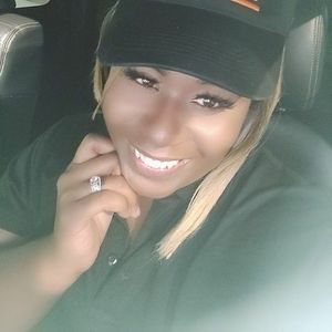 Meet your Posher, Mia